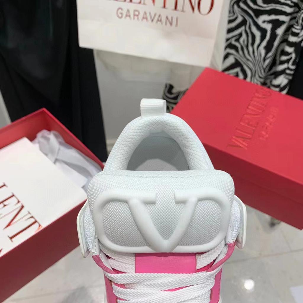Женские кожаные кроссовки Valentino Garavani 2022-2023 белые с розовым