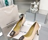 Женские туфли Manolo Blahnik 2022-2023 бежевые