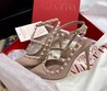 Женские туфли Valentino Garavani Rockstud 2022-2023 бежевые