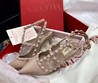 Женские туфли Valentino Garavani Rockstud 2022-2023 бежевые