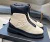 Женские кожаные ботинки Chanel 2022-2023 кремовые с мехом