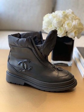 Женские кожаные ботинки Chanel 2022-2023 черные с мехом