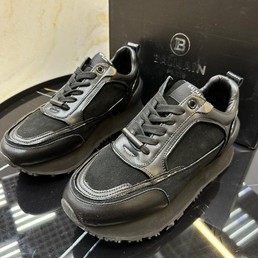 Женские кроссовки Balmain 2022-2023 черные комбинированные