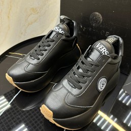 Женские кожаные кроссовки Versace 2022-2023 черные