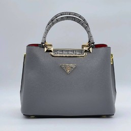 Кожаная сумка Prada 2022-2023 серая 29х21
