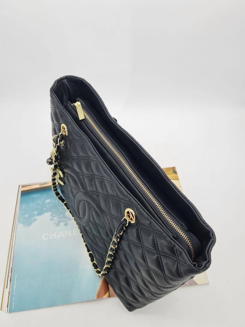 Кожаная сумка Chanel 2022-2023 черная 35х27