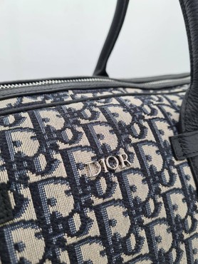 Кожаная сумка Christian Dior 2022-2023 серая с орнаментом 50х30