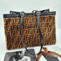 Женская сумка Fendi 2022-2023 коричневый 40х28