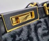 Женская сумка Fendi 2022-2023 серая 40х28