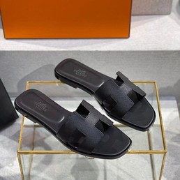 Женские сандалии Hermes 2022-2023 черные