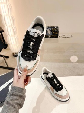 Женские кроссовки Chanel 2022-2023 белые с бежевым