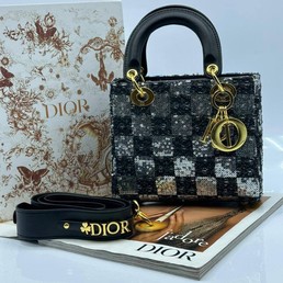 Женская сумка Christian Dior 2022-2023 черная с серым и пайетками 20х17