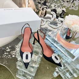 Женские атласные туфли Amina Muaddi 2022-2023 черные