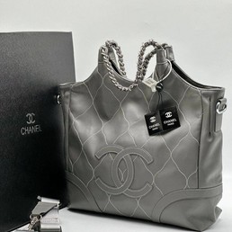 Женская кожаная сумка Chanel 2022-2023 серая 34х27