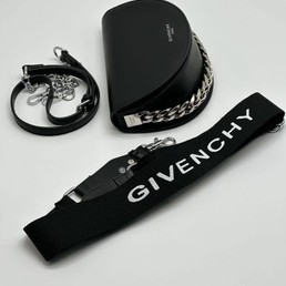 Женская кожаная сумка Givenchy 2022-2023 черная 22х15
