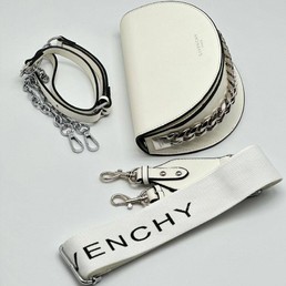 Женская кожаная сумка Givenchy 2022-2023 белая 22х15