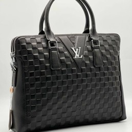 Женская кожаная сумка Louis Vuitton 2022-2023 черная 39х30