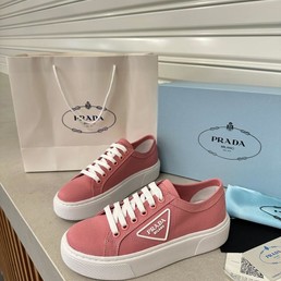 Женские нейлоновые кроссовки Prada 2022-2023 розовые