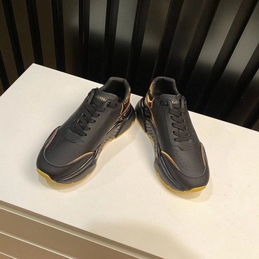Мужские кроссовки Dolce & Gabbana 2022-2023 черные с золотым