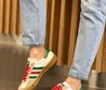 Женские кожаные кроссовки Gucci 2022-2023 белые с зелеными и красной полосами