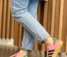 Женские кожаные кроссовки Gucci 2022-2023 розовые с черными полосами