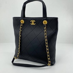 Женская кожаная сумка Chanel 2022-2023 черная 29х29