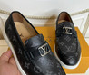 Мужские кожаные лоферы Louis Vuitton 2022-2023 черные с брендом