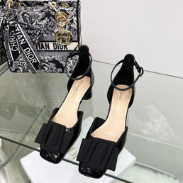 Женские кожаные туфли Chirstian Dior 2022-2023 черные