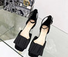 Женские кожаные туфли Chirstian Dior 2022-2023 черные со стразами