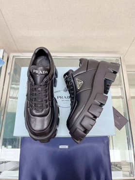 Женские кожаные кроссовки Prada 2022-2023 черные