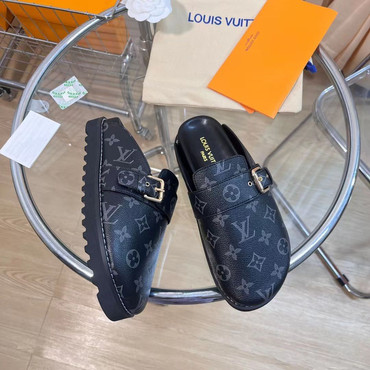 Женские кожаные сабо Louis Vuitton Cosy Flat Comfort 2022-2023 черные