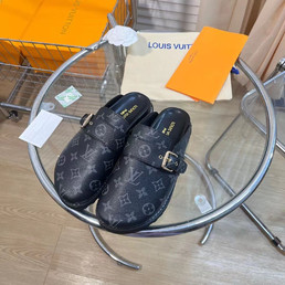 Женские кожаные сабо Louis Vuitton Cosy Flat Comfort 2022-2023 черные