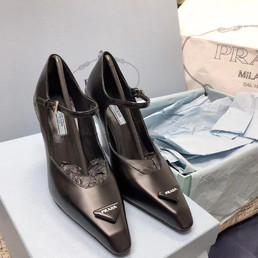 Женские кожаные туфли Prada 2022-2023 черные