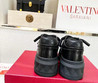 Женские кожаные кроссовки Valentino Garavani 2023-2024 черные