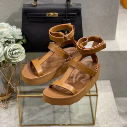 Женские кожаные босоножки Hermes 2022-2023 коричневые