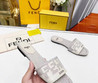 Женские текстильные шлепанцы Fendi 2022-2023 белые