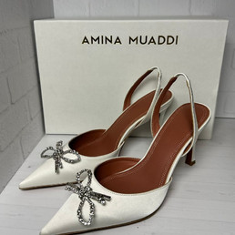 Женские атласные туфли Amina Muaddi 2022-2023 белые