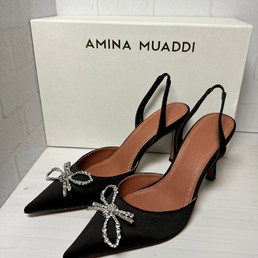 Женские атласные туфли Amina Muaddi 2022-2023 черные