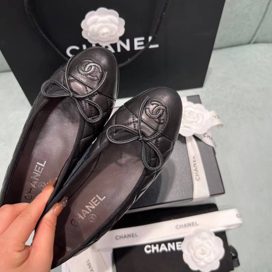 Женские кожаные балетки Chanel 2022-2023 черные