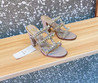 Женские кожаные босоножки Valentino 2022-2023 бежевые