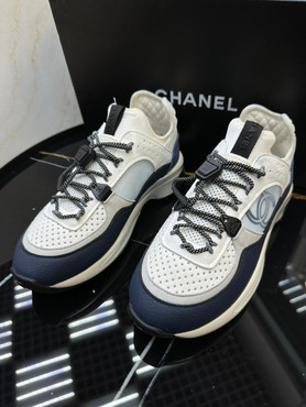 Женские комбинированные кроссовки Chanel 2022-2023 белые с синим
