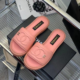 Женские кожаные шлепанцы Chanel 2022-2023 розовые
