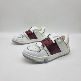 Женские кожаные кроссовки Valentino 2022-2023 белые с бордовой вставкой