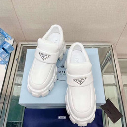 Женские кожаные кроссовки Prada 2022-2023 белые