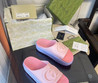 Женские полиуретановые шлепанцы Gucci 2022-2023 розовые