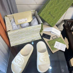 Женские полиуретановые шлепанцы Gucci 2022-2023 белые