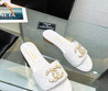 Женские кожаные шлепанцы Chanel 2022-2023 белые