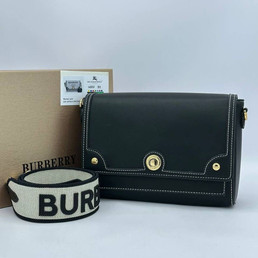 Женская кожаная сумка Burberry 25х17 черная