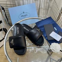 Женские кожаные шлепанцы Prada 2022-2023 черные