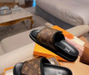 Женские кожаные шлепанцы Louis Vuitton 2022-2023 коричневые